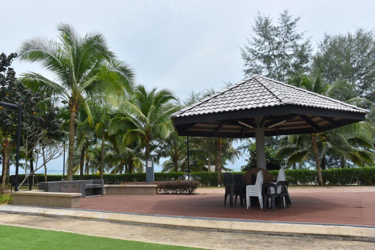 Timurbay Beach Resort Balok Kuantan Kampung Sungai Karang Exterior photo